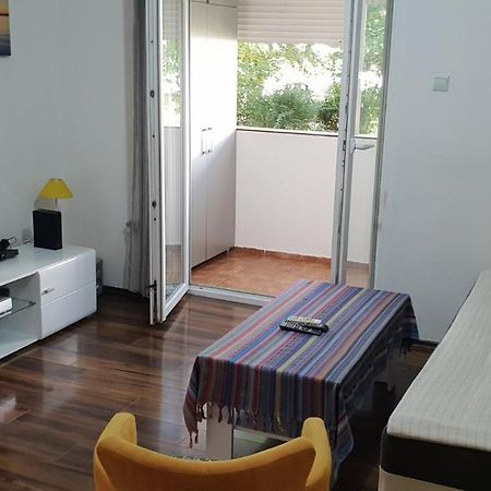 Yellow Apartment, Central Podgorica Zewnętrze zdjęcie