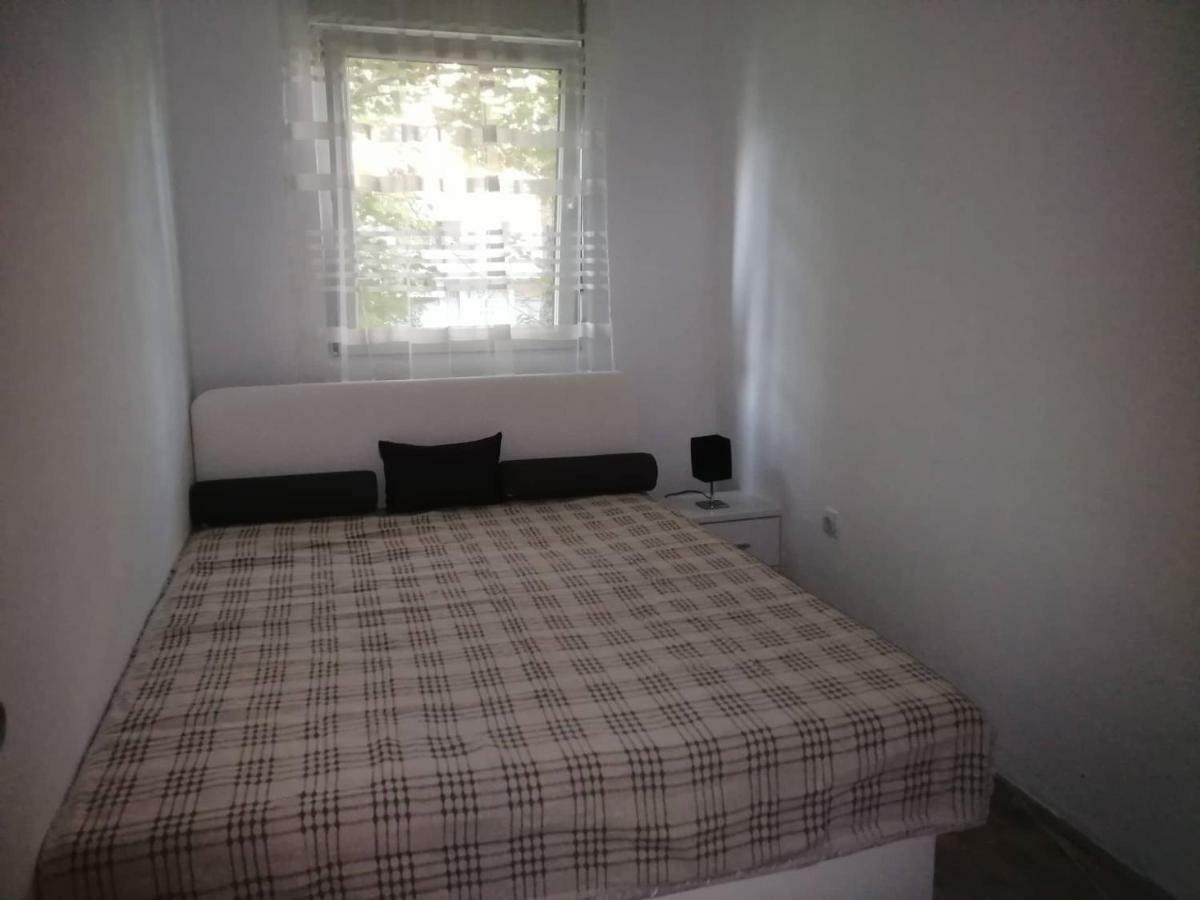 Yellow Apartment, Central Podgorica Zewnętrze zdjęcie
