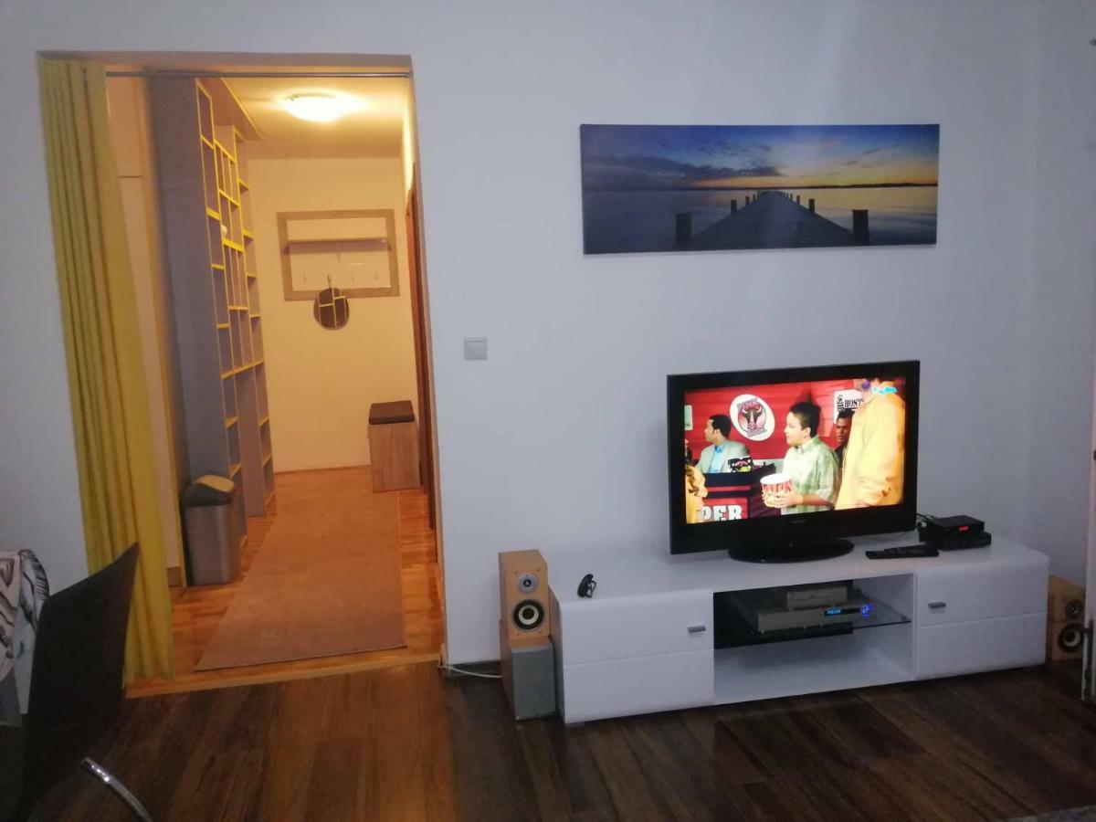 Yellow Apartment, Central Podgorica Zewnętrze zdjęcie